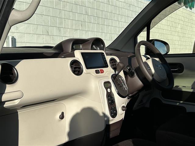 ポルテ Ｇ　純正ナビ（ＮＳ２Ｔ－Ｗ６４）ドライブレコーダー　ＥＴＣ　バックカメラ　シートヒーター　フリップダウンモニター　プッシュスタート　パワーステアリング　パワーウィンドウ　盗難防止装置　純正フロアマット（16枚目）