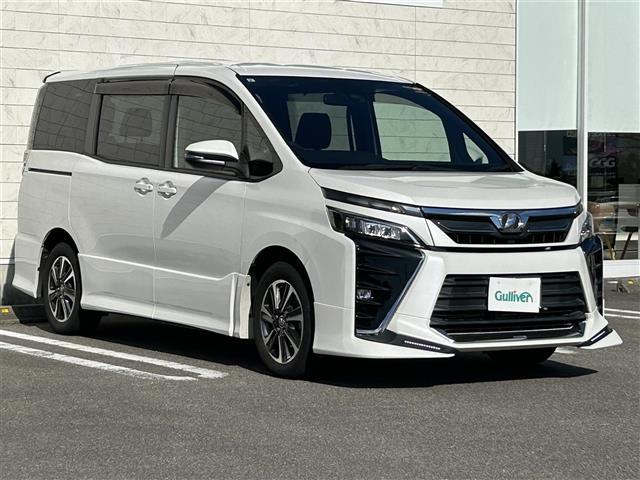 ヴォクシー ＺＳ　純正フルセグナビ　フルエアロ　アイドリングストップ　プッシュスタート　ＭＴモード付ＡＴ　パワーウィンドウ　パワーステアリング　パーキングアシスト　クルーズコントロール　バックカメラ　３列シート　ＷＡＣ（2枚目）