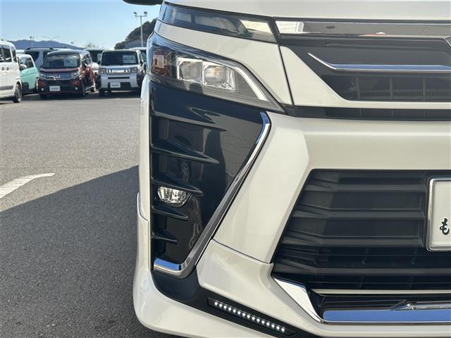 ヴォクシー ＺＳ　純正フルセグナビ　フルエアロ　アイドリングストップ　プッシュスタート　ＭＴモード付ＡＴ　パワーウィンドウ　パワーステアリング　パーキングアシスト　クルーズコントロール　バックカメラ　３列シート　ＷＡＣ（7枚目）