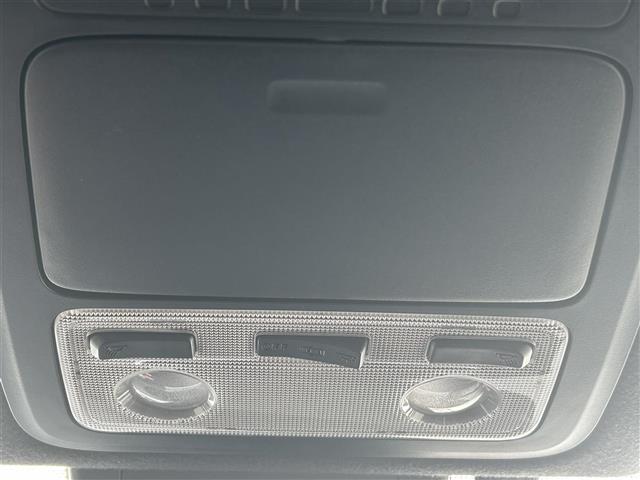 ヴォクシー ＺＳ　純正フルセグナビ　フルエアロ　アイドリングストップ　プッシュスタート　ＭＴモード付ＡＴ　パワーウィンドウ　パワーステアリング　パーキングアシスト　クルーズコントロール　バックカメラ　３列シート　ＷＡＣ（32枚目）