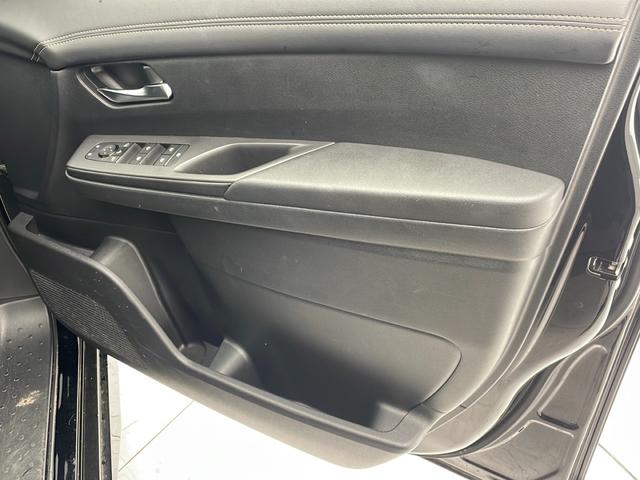 セレナ ハイウェイスターV 12.3インチ純ナビ/全方位カメラ/ETC2.0/プロパイロット/ICC/電動PB/オートブレーキホールド/インテリジェントソナー/エレクトロニックシフト/パドルシフト/デジタルインナーミラー(14枚目)