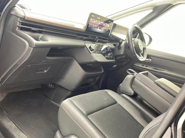 セレナ ハイウェイスターV 12.3インチ純ナビ/全方位カメラ/ETC2.0/プロパイロット/ICC/電動PB/オートブレーキホールド/インテリジェントソナー/エレクトロニックシフト/パドルシフト/デジタルインナーミラー(19枚目)