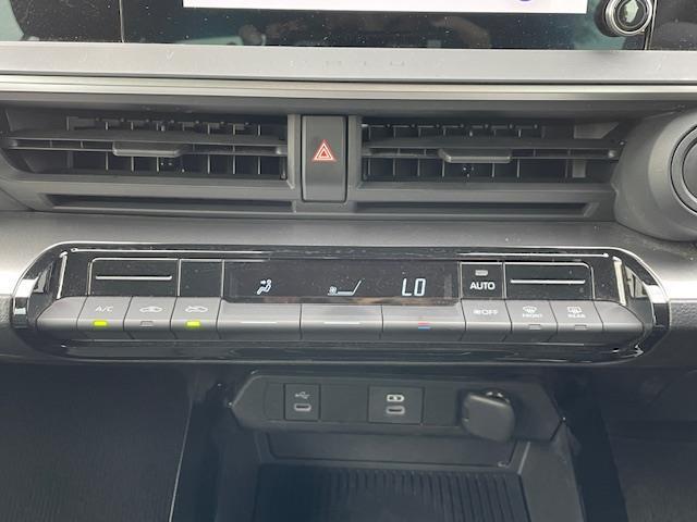 プリウス U 純ディスプレイオーディオ/Bカメ/ドラレコ/レーダークルコン/etc2.0/革ステ/ステスイ/電格ウィンカーミラー/電動PB/オートブレーキホールド(9枚目)