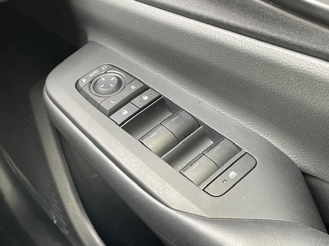 プリウス U 純ディスプレイオーディオ/Bカメ/ドラレコ/レーダークルコン/etc2.0/革ステ/ステスイ/電格ウィンカーミラー/電動PB/オートブレーキホールド(12枚目)