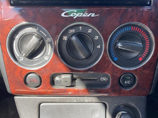 コペン タンレザーエディション 社外ナビ/アクティブトップ/ETC/フォグランプ/ウッドコンボステアリング/運転席&助手席シートヒーター/純正フロアマット/シガーライター/純正18インチアルミホイール/ダブルSRS+ABS(10枚目)