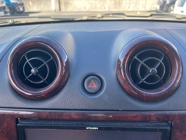 コペン タンレザーエディション 社外ナビ/アクティブトップ/ETC/フォグランプ/ウッドコンボステアリング/運転席&助手席シートヒーター/純正フロアマット/シガーライター/純正18インチアルミホイール/ダブルSRS+ABS(11枚目)