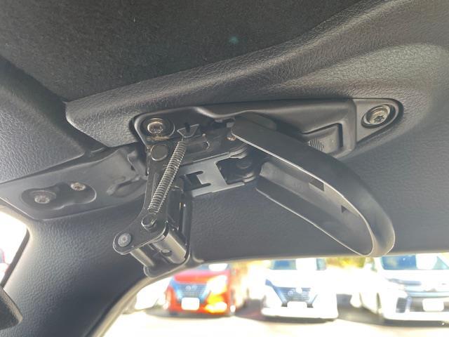 コペン タンレザーエディション 社外ナビ/アクティブトップ/ETC/フォグランプ/ウッドコンボステアリング/運転席&助手席シートヒーター/純正フロアマット/シガーライター/純正18インチアルミホイール/ダブルSRS+ABS(15枚目)