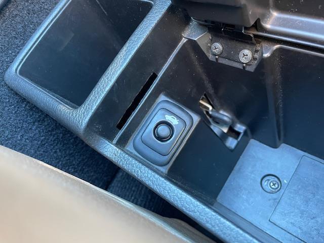 コペン タンレザーエディション 社外ナビ/アクティブトップ/ETC/フォグランプ/ウッドコンボステアリング/運転席&助手席シートヒーター/純正フロアマット/シガーライター/純正18インチアルミホイール/ダブルSRS+ABS(17枚目)