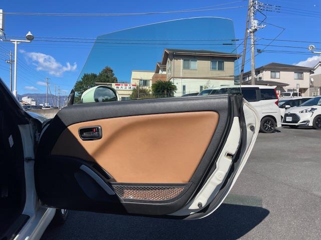 コペン タンレザーエディション 社外ナビ/アクティブトップ/ETC/フォグランプ/ウッドコンボステアリング/運転席&助手席シートヒーター/純正フロアマット/シガーライター/純正18インチアルミホイール/ダブルSRS+ABS(19枚目)