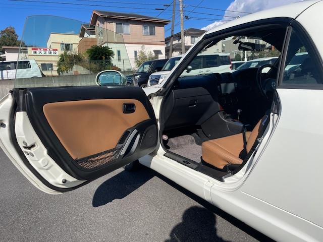 コペン タンレザーエディション 社外ナビ/アクティブトップ/ETC/フォグランプ/ウッドコンボステアリング/運転席&助手席シートヒーター/純正フロアマット/シガーライター/純正18インチアルミホイール/ダブルSRS+ABS(21枚目)