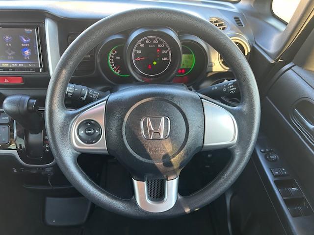 N-BOX G SSパッケージ 社外ナビ/LEDヘッドライト/オートライト/ステスイ/電動格納ウインカーミラー/ETC/純正フロアマット/ドアバイザー/前後簿ラレコ/プッシュスタート/スマートキー/運転席&助手席シートヒーター(5枚目)