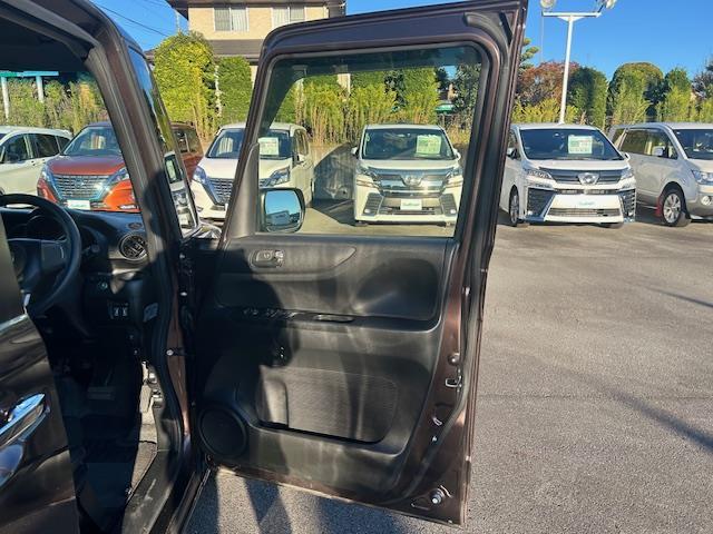 N-BOX G SSパッケージ 社外ナビ/LEDヘッドライト/オートライト/ステスイ/電動格納ウインカーミラー/ETC/純正フロアマット/ドアバイザー/前後簿ラレコ/プッシュスタート/スマートキー/運転席&助手席シートヒーター(14枚目)