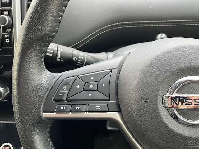 セレナ ハイウェイスター Vセレクション 純ナビ/Bカメ/ドラレコ/ETC/クルコン/フリップダウン/エマージェンシーブレーキ/両パワスラ/革ステ/ステスイ/ドアバイザー(4枚目)