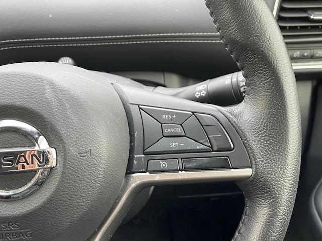 セレナ ハイウェイスター Vセレクション 純ナビ/Bカメ/ドラレコ/ETC/クルコン/フリップダウン/エマージェンシーブレーキ/両パワスラ/革ステ/ステスイ/ドアバイザー(5枚目)