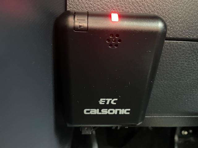 ヴォクシー ZS 煌 純正ナビ/バックカメラ/LEDヘッドライト/オートライト/フォグランプ/革巻きステアリング/ステスイ/電格ウインカーミラー/ETC/純正フロアマット/ドアバイザー/前方ドラレコ/純正後部モニター(9枚目)