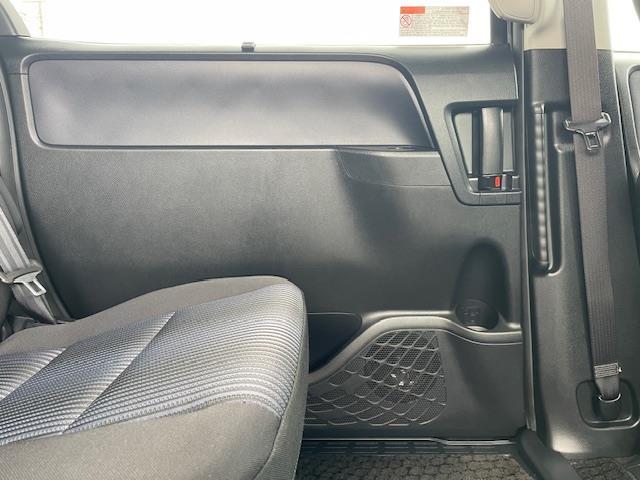 ヴォクシー ZS 煌 純正ナビ/バックカメラ/LEDヘッドライト/オートライト/フォグランプ/革巻きステアリング/ステスイ/電格ウインカーミラー/ETC/純正フロアマット/ドアバイザー/前方ドラレコ/純正後部モニター(19枚目)