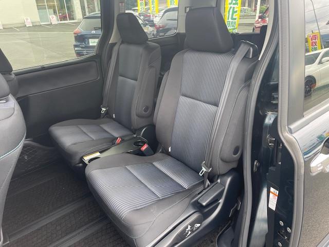 ヴォクシー ZS 煌 純正ナビ/バックカメラ/LEDヘッドライト/オートライト/フォグランプ/革巻きステアリング/ステスイ/電格ウインカーミラー/ETC/純正フロアマット/ドアバイザー/前方ドラレコ/純正後部モニター(20枚目)