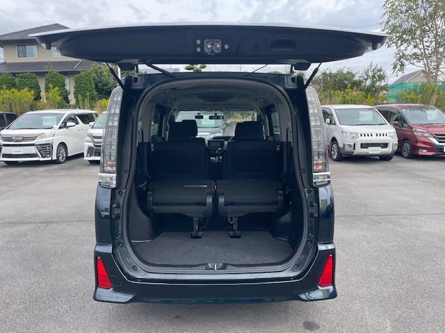 ヴォクシー ZS 煌 純正ナビ/バックカメラ/LEDヘッドライト/オートライト/フォグランプ/革巻きステアリング/ステスイ/電格ウインカーミラー/ETC/純正フロアマット/ドアバイザー/前方ドラレコ/純正後部モニター(26枚目)