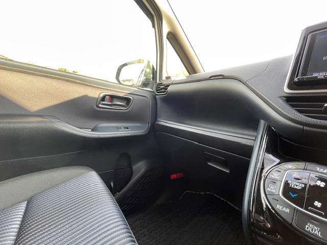 ヴォクシー ハイブリッドZS 煌II 純ナビ/Bカメ/ドラレコ/ETC2.0/ソナー/デジタルインナーミラー/レーンキープ/両側パワスラ/電格ウィンカーミラー/革ステ/ステスイ/ドアバイザー(2枚目)