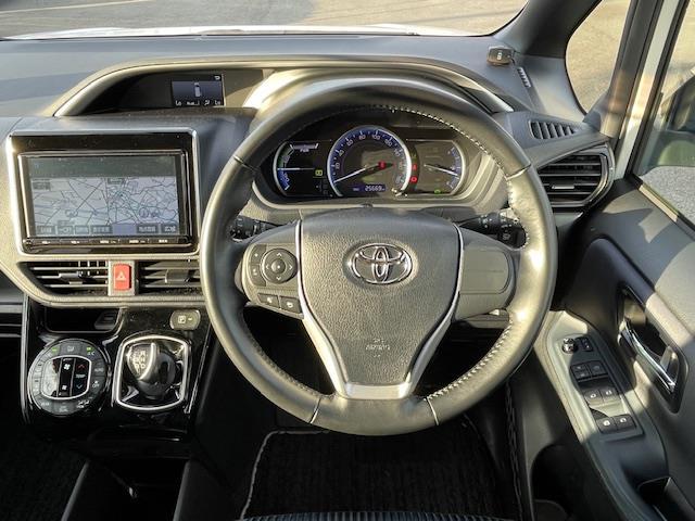 ヴォクシー ハイブリッドZS 煌II 純ナビ/Bカメ/ドラレコ/ETC2.0/ソナー/デジタルインナーミラー/レーンキープ/両側パワスラ/電格ウィンカーミラー/革ステ/ステスイ/ドアバイザー(6枚目)