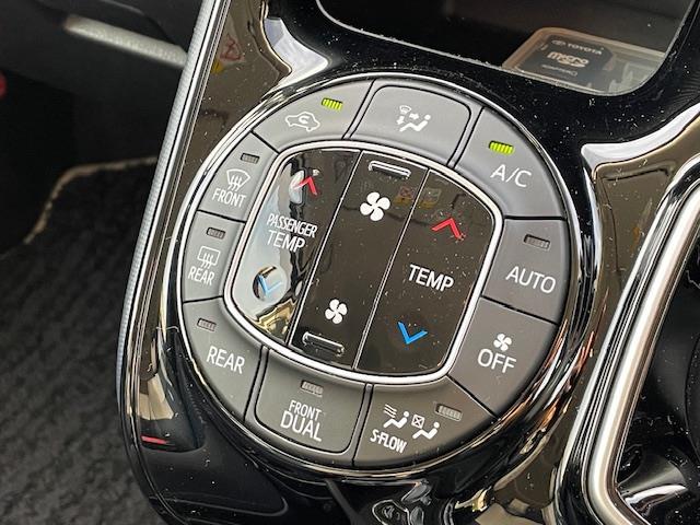 ヴォクシー ハイブリッドZS 煌II 純ナビ/Bカメ/ドラレコ/ETC2.0/ソナー/デジタルインナーミラー/レーンキープ/両側パワスラ/電格ウィンカーミラー/革ステ/ステスイ/ドアバイザー(10枚目)