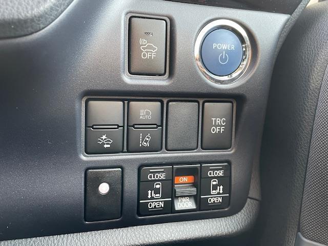 ヴォクシー ハイブリッドZS 煌II 純ナビ/Bカメ/ドラレコ/ETC2.0/ソナー/デジタルインナーミラー/レーンキープ/両側パワスラ/電格ウィンカーミラー/革ステ/ステスイ/ドアバイザー(12枚目)