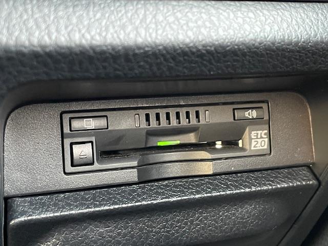 ヴォクシー ハイブリッドZS 煌II 純ナビ/Bカメ/ドラレコ/ETC2.0/ソナー/デジタルインナーミラー/レーンキープ/両側パワスラ/電格ウィンカーミラー/革ステ/ステスイ/ドアバイザー(13枚目)