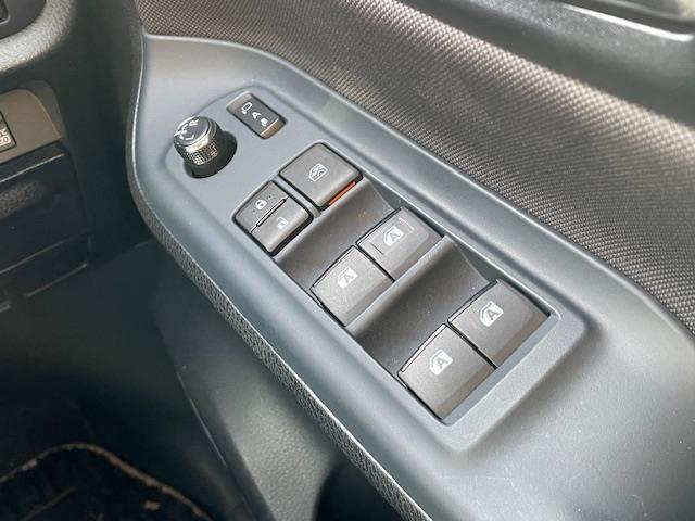 ヴォクシー ハイブリッドZS 煌II 純ナビ/Bカメ/ドラレコ/ETC2.0/ソナー/デジタルインナーミラー/レーンキープ/両側パワスラ/電格ウィンカーミラー/革ステ/ステスイ/ドアバイザー(14枚目)