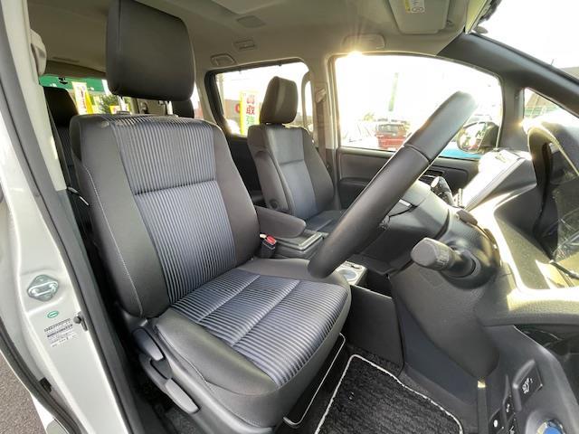 ヴォクシー ハイブリッドZS 煌II 純ナビ/Bカメ/ドラレコ/ETC2.0/ソナー/デジタルインナーミラー/レーンキープ/両側パワスラ/電格ウィンカーミラー/革ステ/ステスイ/ドアバイザー(15枚目)