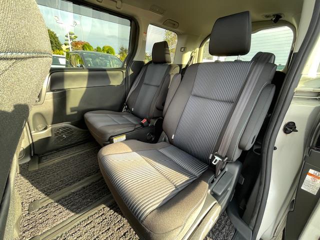 ヴォクシー ハイブリッドZS 煌II 純ナビ/Bカメ/ドラレコ/ETC2.0/ソナー/デジタルインナーミラー/レーンキープ/両側パワスラ/電格ウィンカーミラー/革ステ/ステスイ/ドアバイザー(21枚目)