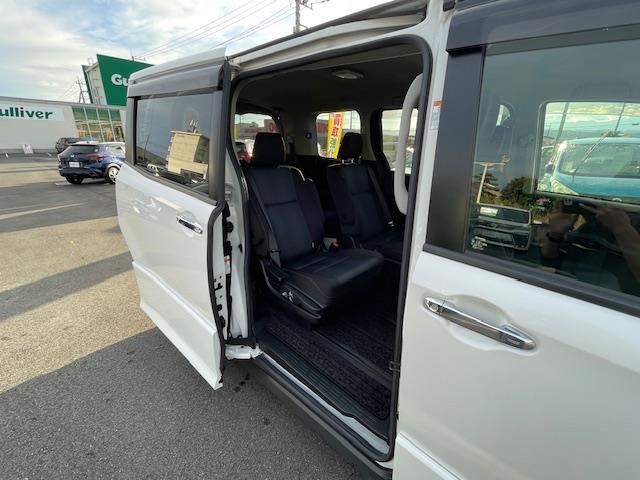 ヴォクシー ハイブリッドZS 煌II 純ナビ/Bカメ/ドラレコ/ETC2.0/ソナー/デジタルインナーミラー/レーンキープ/両側パワスラ/電格ウィンカーミラー/革ステ/ステスイ/ドアバイザー(24枚目)