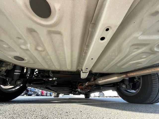 ヴォクシー ハイブリッドZS 煌II 純ナビ/Bカメ/ドラレコ/ETC2.0/ソナー/デジタルインナーミラー/レーンキープ/両側パワスラ/電格ウィンカーミラー/革ステ/ステスイ/ドアバイザー(26枚目)