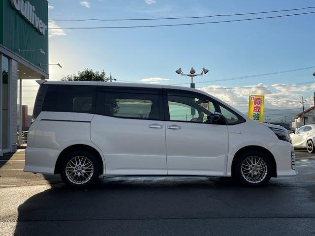 ヴォクシー ハイブリッドZS 煌II 純ナビ/Bカメ/ドラレコ/ETC2.0/ソナー/デジタルインナーミラー/レーンキープ/両側パワスラ/電格ウィンカーミラー/革ステ/ステスイ/ドアバイザー(34枚目)