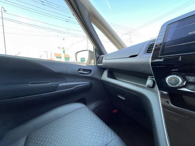 セレナ ハイウェイスター V 純ナビ/全方位カメラ/プロパイロット/ETC/シートヒーター/革ステ/ステスイ/ステアリングヒーター/エマージェンシーブレーキ/電格ウィンカーミラー/電動PB/オートブレーキホールド/LED&フォグ(2枚目)