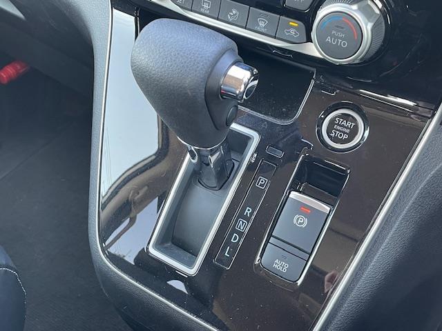 セレナ ハイウェイスター V 純ナビ/全方位カメラ/プロパイロット/ETC/シートヒーター/革ステ/ステスイ/ステアリングヒーター/エマージェンシーブレーキ/電格ウィンカーミラー/電動PB/オートブレーキホールド/LED&フォグ(7枚目)