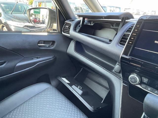 セレナ ハイウェイスター V 純ナビ/全方位カメラ/プロパイロット/ETC/シートヒーター/革ステ/ステスイ/ステアリングヒーター/エマージェンシーブレーキ/電格ウィンカーミラー/電動PB/オートブレーキホールド/LED&フォグ(13枚目)