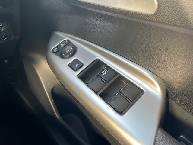 シャトル ハイブリッド　純ナビ／ＡＣＣ／ＬＫＡＳ／Ｂカメ／ドラレコ／ＥＴＣ／パドルシフト／シートヒーター／電格ウィンカーミラー／革ステ／ステスイ／ＬＥＤ＆フォグ／ドアバイザー／ＵＳＢ（12枚目）