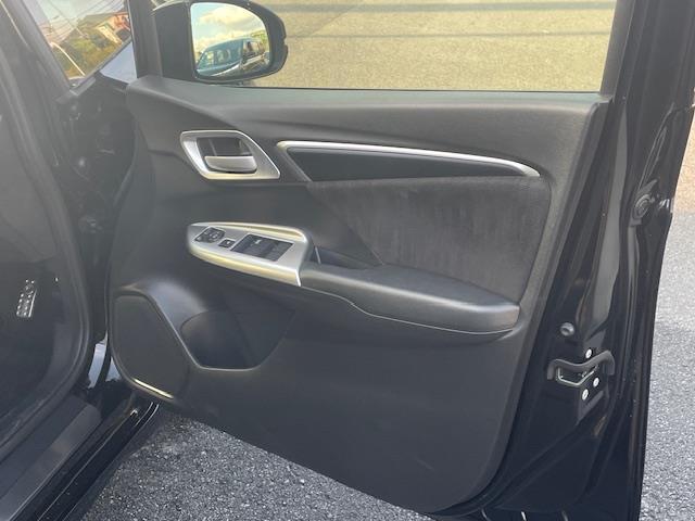 シャトル ハイブリッド　純ナビ／ＡＣＣ／ＬＫＡＳ／Ｂカメ／ドラレコ／ＥＴＣ／パドルシフト／シートヒーター／電格ウィンカーミラー／革ステ／ステスイ／ＬＥＤ＆フォグ／ドアバイザー／ＵＳＢ（14枚目）