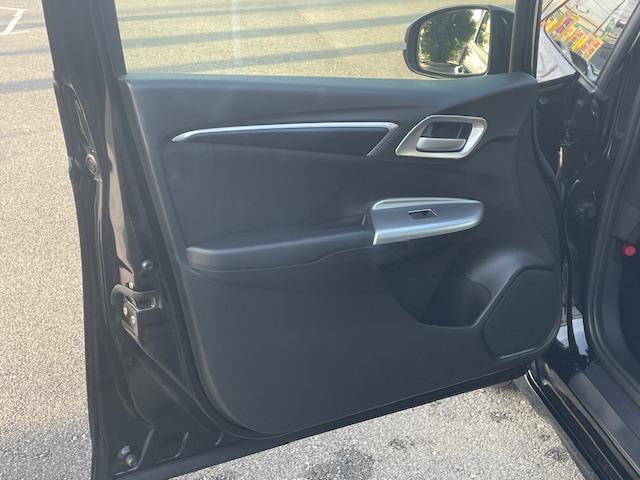 シャトル ハイブリッド　純ナビ／ＡＣＣ／ＬＫＡＳ／Ｂカメ／ドラレコ／ＥＴＣ／パドルシフト／シートヒーター／電格ウィンカーミラー／革ステ／ステスイ／ＬＥＤ＆フォグ／ドアバイザー／ＵＳＢ（17枚目）