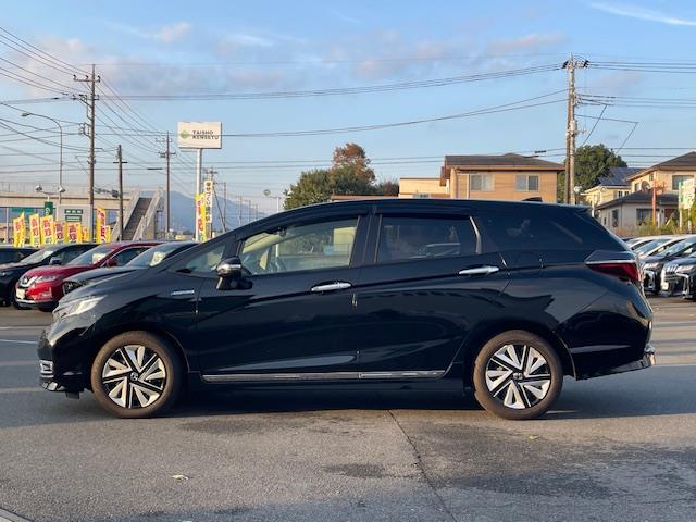 シャトル ハイブリッド　純ナビ／ＡＣＣ／ＬＫＡＳ／Ｂカメ／ドラレコ／ＥＴＣ／パドルシフト／シートヒーター／電格ウィンカーミラー／革ステ／ステスイ／ＬＥＤ＆フォグ／ドアバイザー／ＵＳＢ（33枚目）