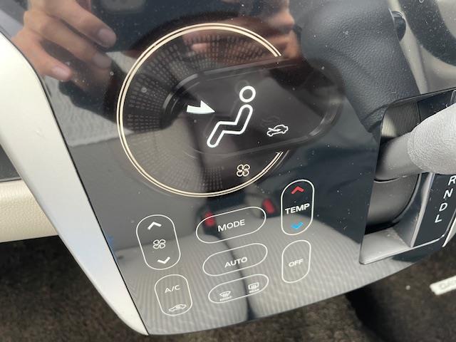 デイズ 純正ナビ/全方位カメラ/衝突軽減/アイドリングストップ/自動防眩ミラー/チルトステアリング/電動格納ウインカーミラー/社外フロアマット/ドアバイザー/プッシュスタート/スマートキー/(8枚目)