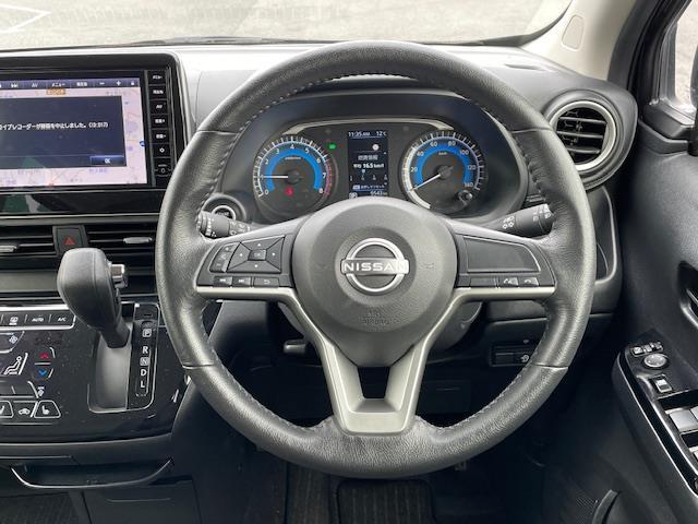 安心の全車保証付き！（※部分保証、国産車は納車後３ヶ月、輸入車は納車後１ヶ月の保証期間となります）。その他長期保証（有償）もご用意しております！※長期保証を付帯できる車両には条件がございます。