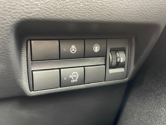 気になる車はすぐにお問い合わせください！画面右側の００６６から始まる無料ダイヤルからお問い合わせ下さい！専門スタッフがお車のご質問にお答えいたします！