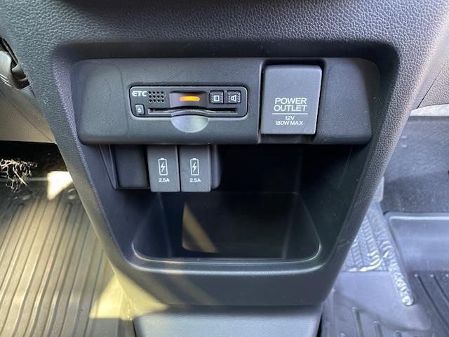 Ｎ－ＷＧＮカスタム Ｇ　ＳＳパッケージ　社外ディスプレイオーディオ／Ｂカメ／前後ドラレコ／ビルトインＥＴＣ／クルコン／電動格納ウィンカーミラー／革ステ／ステスイ／ドアバイザー／シティブレーキアクティブシステム／フォグランプ（9枚目）