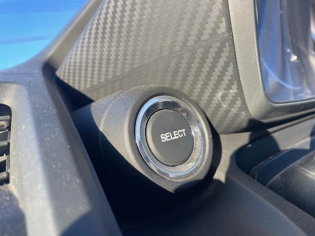 S660 α クルーズコントロール/LEDヘッドライト/オートライト/革巻きステアリング/ステアリングスイッチ/リモートコントロールミラー/純正フロアマット/プッシュスタート/スマートキー/純正16インチホイール(8枚目)