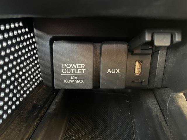 S660 α クルーズコントロール/LEDヘッドライト/オートライト/革巻きステアリング/ステアリングスイッチ/リモートコントロールミラー/純正フロアマット/プッシュスタート/スマートキー/純正16インチホイール(12枚目)