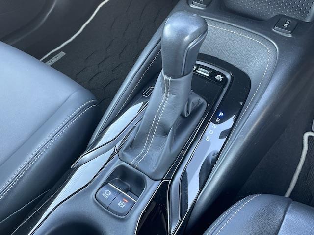 カローラ ハイブリッド　ダブルバイビー　純ナビ／Ｂカメ／ＥＴＣ２．０／レーダークルコン／前後ソナー／電動ＰＢ／オートブレーキホールド／シートヒーター／革ステ／ステスイ／ステアヒーター／ＬＥＤ＆フォグ／電格ウィンカーミラー（9枚目）