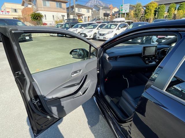 カローラ ハイブリッド　ダブルバイビー　純ナビ／Ｂカメ／ＥＴＣ２．０／レーダークルコン／前後ソナー／電動ＰＢ／オートブレーキホールド／シートヒーター／革ステ／ステスイ／ステアヒーター／ＬＥＤ＆フォグ／電格ウィンカーミラー（19枚目）