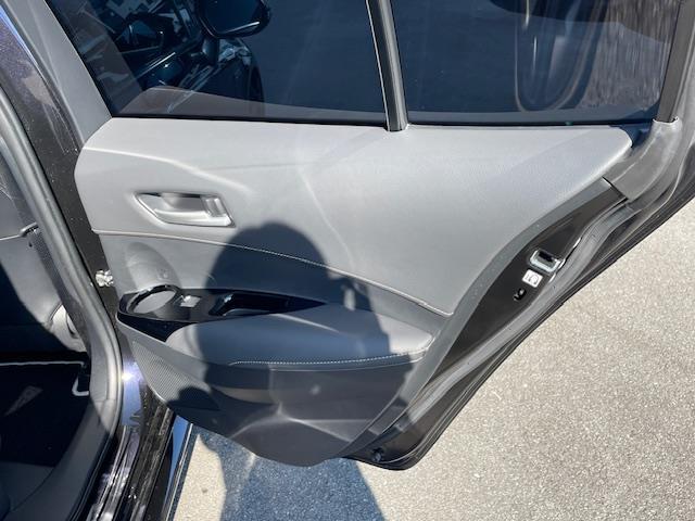 カローラ ハイブリッド　ダブルバイビー　純ナビ／Ｂカメ／ＥＴＣ２．０／レーダークルコン／前後ソナー／電動ＰＢ／オートブレーキホールド／シートヒーター／革ステ／ステスイ／ステアヒーター／ＬＥＤ＆フォグ／電格ウィンカーミラー（24枚目）