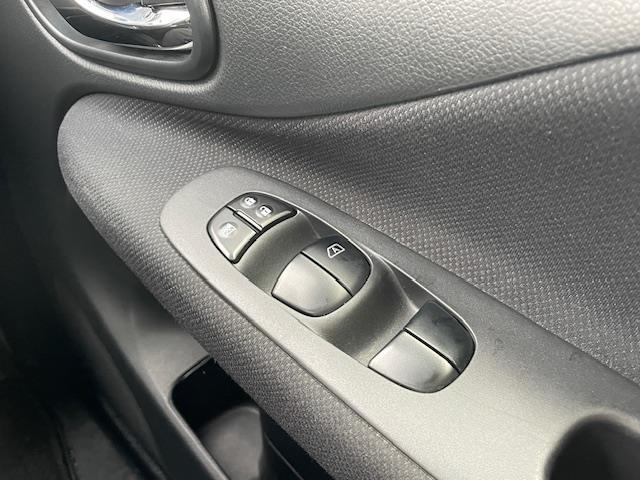 セレナ ハイウェイスター　Ｓ　ＨＶ　Ｖセレ　外ナビ／両スラ／クルコン／革ステ／ステスイ／フォグランプ／ドアバイザー／リアモニター／電格ウィンカーミラー（14枚目）